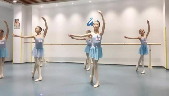 "我们考级啦!"王晗舞蹈艺术培训2018年北京舞蹈学院芭蕾舞考级成功!